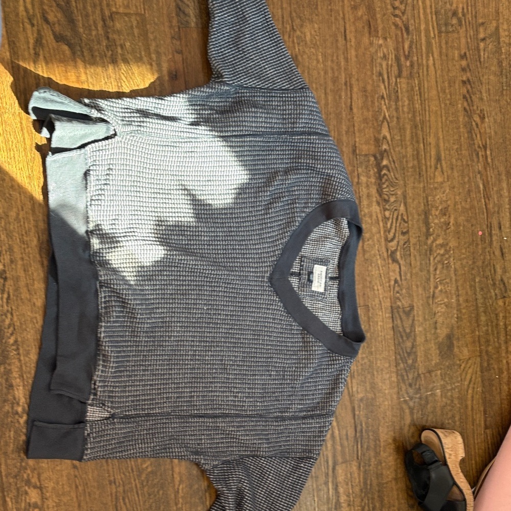 American Eagle Outfitters Gray V-Neck Sweater